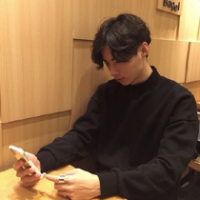 初见你的感觉就像刮冷风也不愿关窗 是不是真的将就门当户