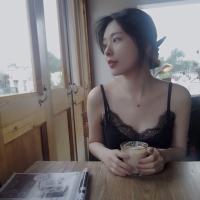 歌川湛 哭给自己听，笑给别人