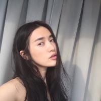 歌川湛 哭给自己听，笑给别人