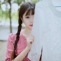 粉红格子衫女生 梦想会发光就是我不畏