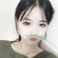 女头袭来 努力压制汹涌而来的抽