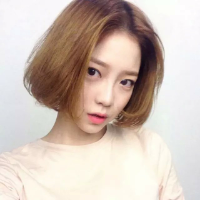 短发迷人 岁月总是太长，长到心
