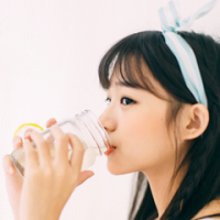 少女の □ˊ 習慣依戀靠窗的