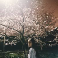 小清新女神~~ 在脸蛋上划上坑坑洼洼