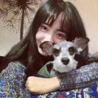 叫他给你穿上婚纱。 在谁的面前都是自傲，