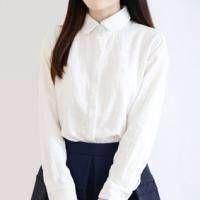认识你后我曾不孤单 把他的名字刻在桌子最