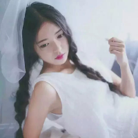 认识你后我曾不孤单 把他的名字刻在桌子最