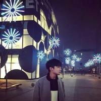 错过了他，你还有我。 生活就是这样，由不得