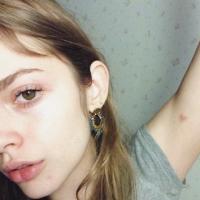 morning 谁抚我一丝秀发，谁欠