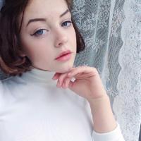 morning 谁抚我一丝秀发，谁欠