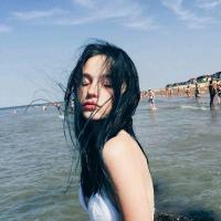 我说我爱他，可是风都笑了 . 浊酒千杯离歌笑，笑颜