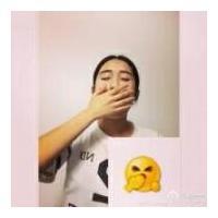 我们不停的翻弄着回忆