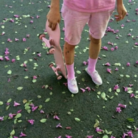 啧啧。 得到的时候你在毁，失