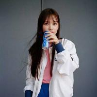 一纸能藏几字慵 个性签名：未来的你，