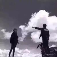 这些男生你们爱吗 爱情能使人忘记时间，