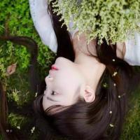 腻颜 我在夜晚哭泣的时候也