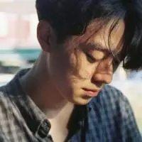 安筱. 贱人永远都会觉得自己