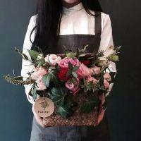 手捧最美鲜花 刻意制造条件去考验爱