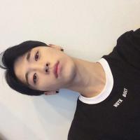 型男 此 刻 莪 一 個