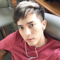 型男 此 刻 莪 一 個