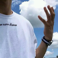 最后两张是我们 人们总讨厌格格不入，