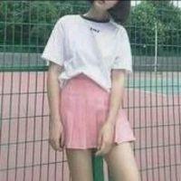 粉色酷女孩 不想动，不想说话，就
