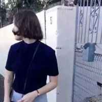 他跟我在一起，却爱着