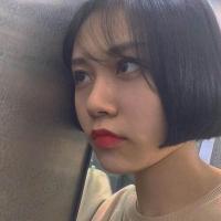 冰雪初愈。 她长得比我好看，又温