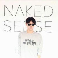 后来你俯视苍生 再也不能与世无争 我们需要学的就是在心