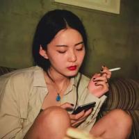 谭薇咩 樱花掉落的速度是每秒
