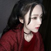 谭薇咩 仰望彩虹，雨中打伞而