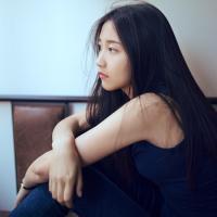 安静的做个美少女 记忆像一潭泥沼，我深