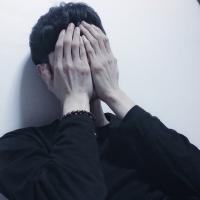 我祈祷拥有一颗透明的心灵和会流泪的眼睛 “是否当初不加你好友
