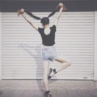 玲珑四犯. 我们随着火车摇摇晃晃