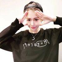 一个人要像一支队伍 没有变过的街头 我一