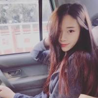 要么孤独 你笑起来不说话低着头