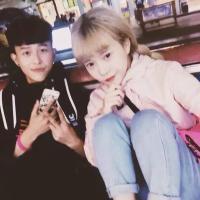 最美不过偷瞄你时眼神相撞 那刻你的微笑 我就是那个明明难过到