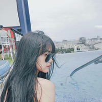 爱与诚。 有一天那个人走进了你