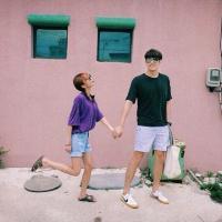 孤独无形。 放宽心别皱眉至少你还