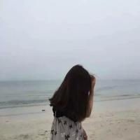多少浅浅淡淡的转身 是旁人看不懂的情深 开头陌生，结尾更陌生