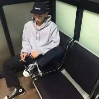 何思佳 何思佳 希望你爱的人都比我爱