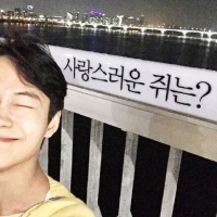 想起你很温柔. 我有点不像我 你也有