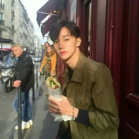 崔信猫. 只是希望以后陪我的还