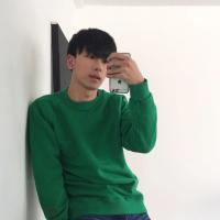 闻讯 听着忧伤的歌，心里全