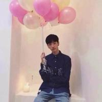 因为我喜欢你所以你别喜欢她 “你是我青春繁华的一