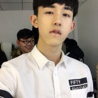 作死专家 但是快乐太单纯所以太