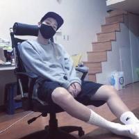 婪瘾。 我们剩下的只是，各自
