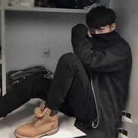 提刀杀红眼 他踏过青色的石板 离