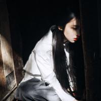 冷美人 胃痛就喝酒 难受就自