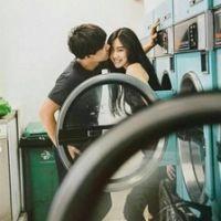 我除了谋生 就是光顾你 It turned